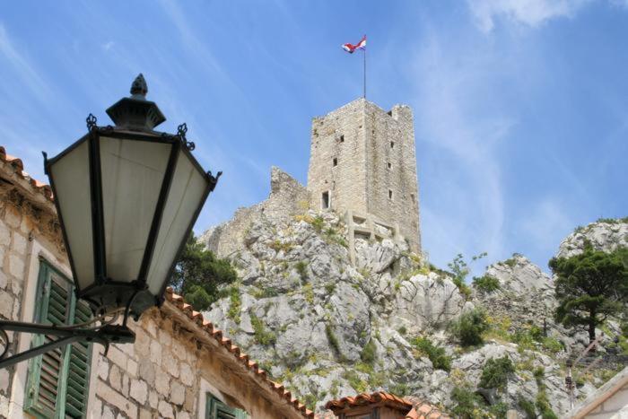 Apartment With 2 Balconies And Sea View Omis Ngoại thất bức ảnh