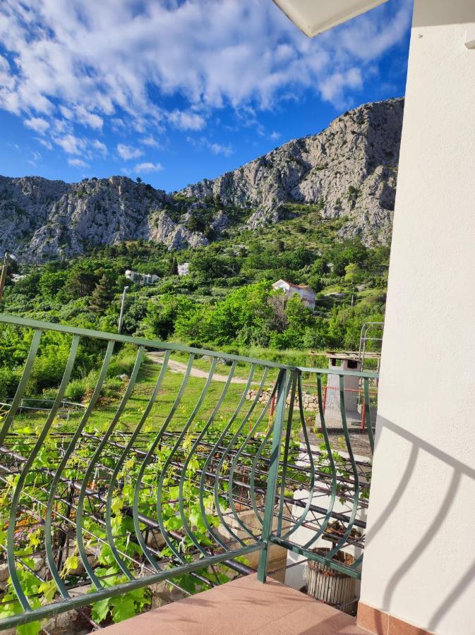 Apartment With 2 Balconies And Sea View Omis Ngoại thất bức ảnh
